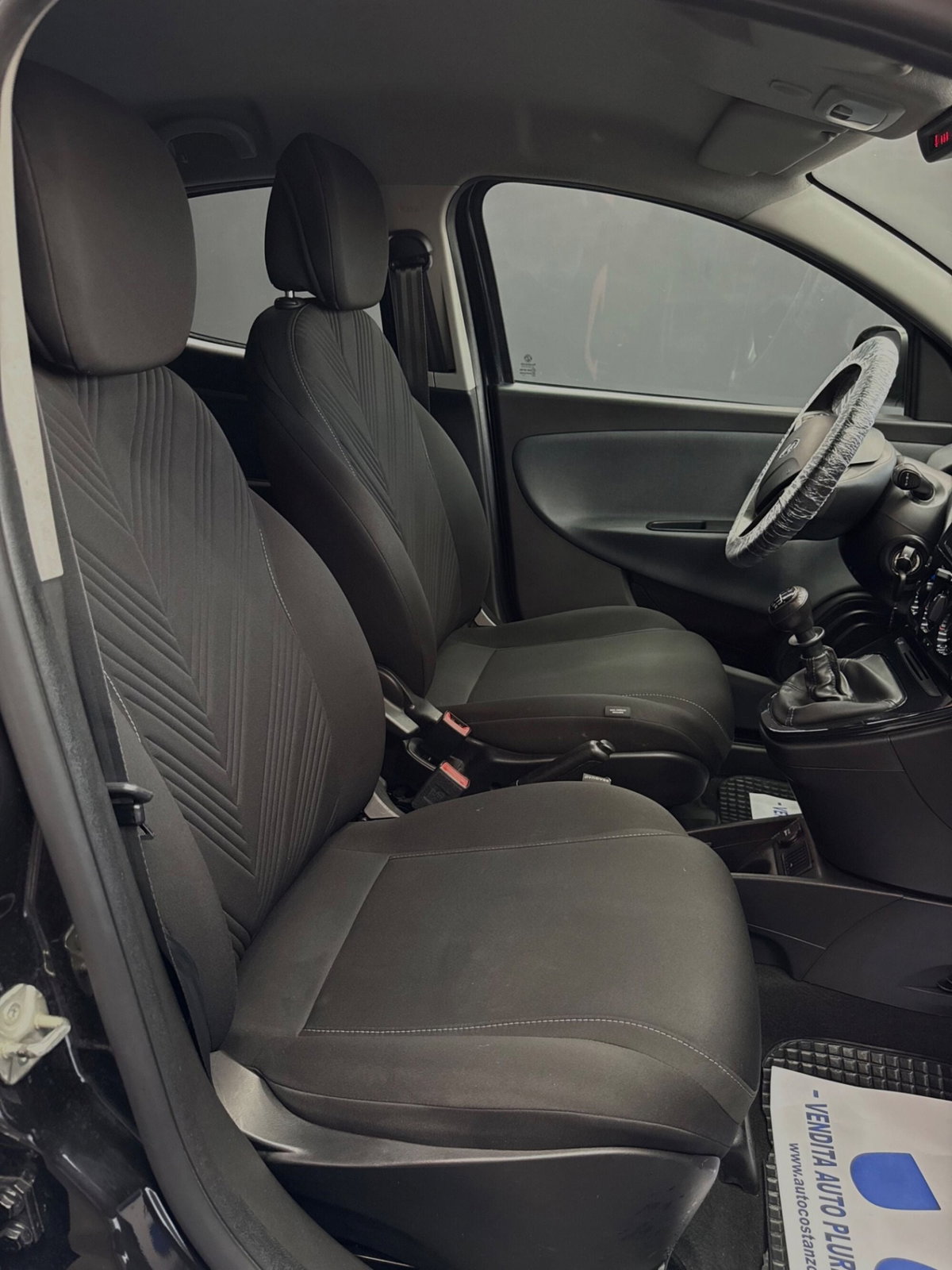 Lancia Ypsilon 1.0 FireFly 5 porte S&S Hybrid Ecochic Gold (16)