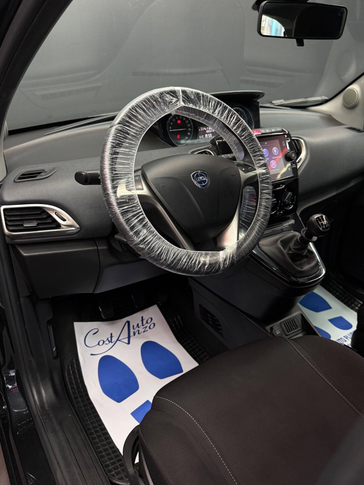 Lancia Ypsilon 1.0 FireFly 5 porte S&S Hybrid Ecochic Gold (8)