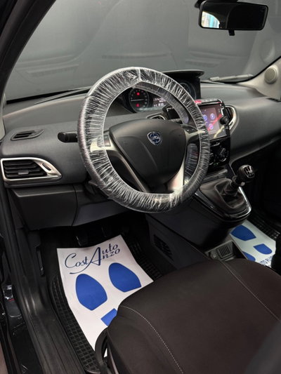 Lancia Ypsilon 1.0 FireFly 5 porte S&S Hybrid Ecochic Gold (8)