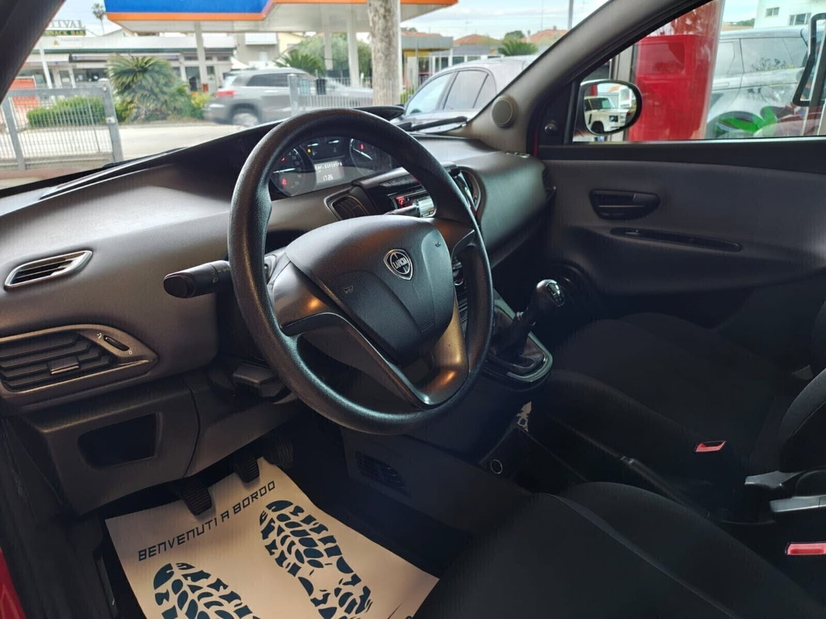 Lancia Ypsilon 1.3 MJT 16V 95 CV 5 porte S&S Platinum (16)