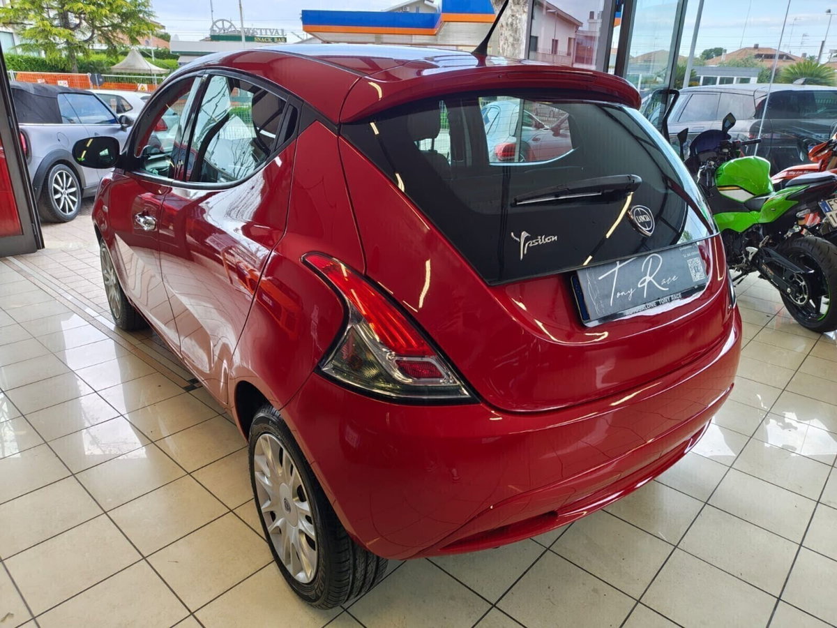 Lancia Ypsilon 1.3 MJT 16V 95 CV 5 porte S&S Platinum (5)