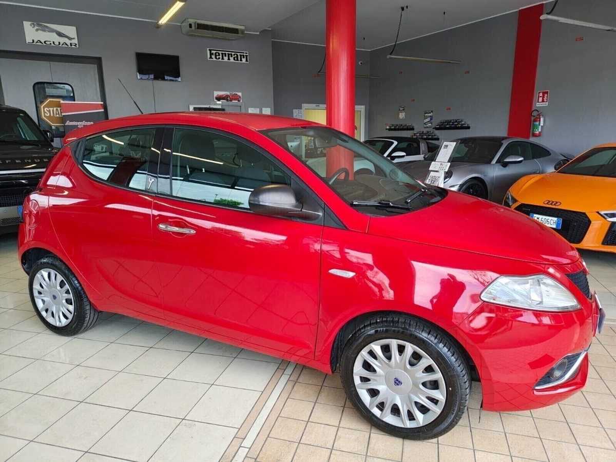 Lancia Ypsilon 1.3 MJT 16V 95 CV 5 porte S&S Platinum (7)
