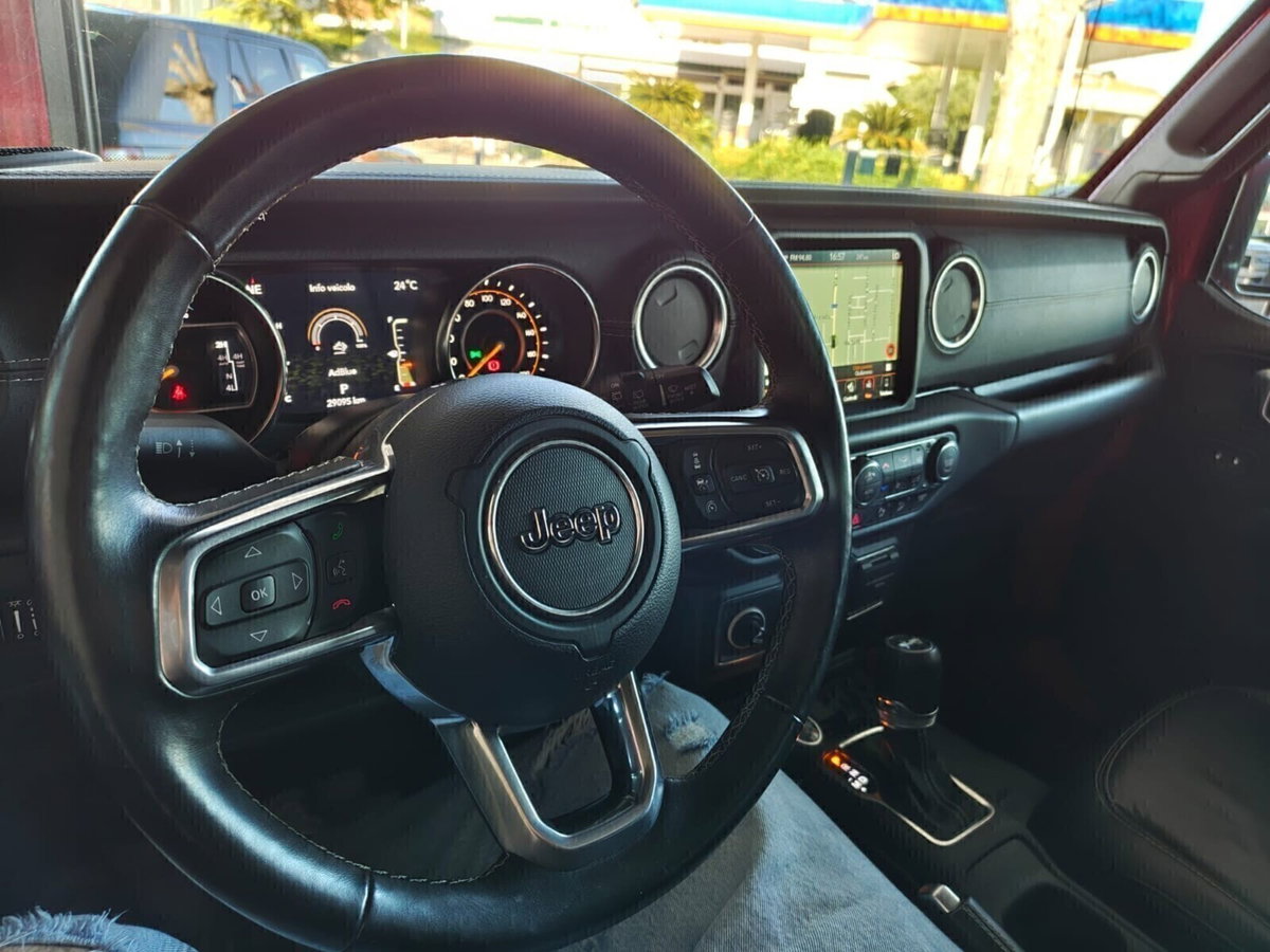 Jeep Wrangler Unlimited 2.2 Mjt II Sahara (10)