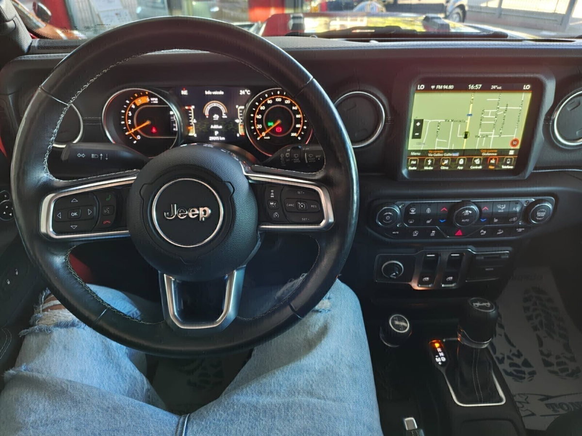 Jeep Wrangler Unlimited 2.2 Mjt II Sahara (11)