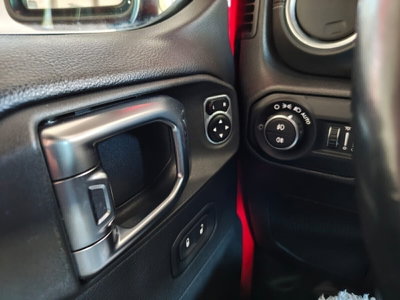 Jeep Wrangler Unlimited 2.2 Mjt II Sahara (14)