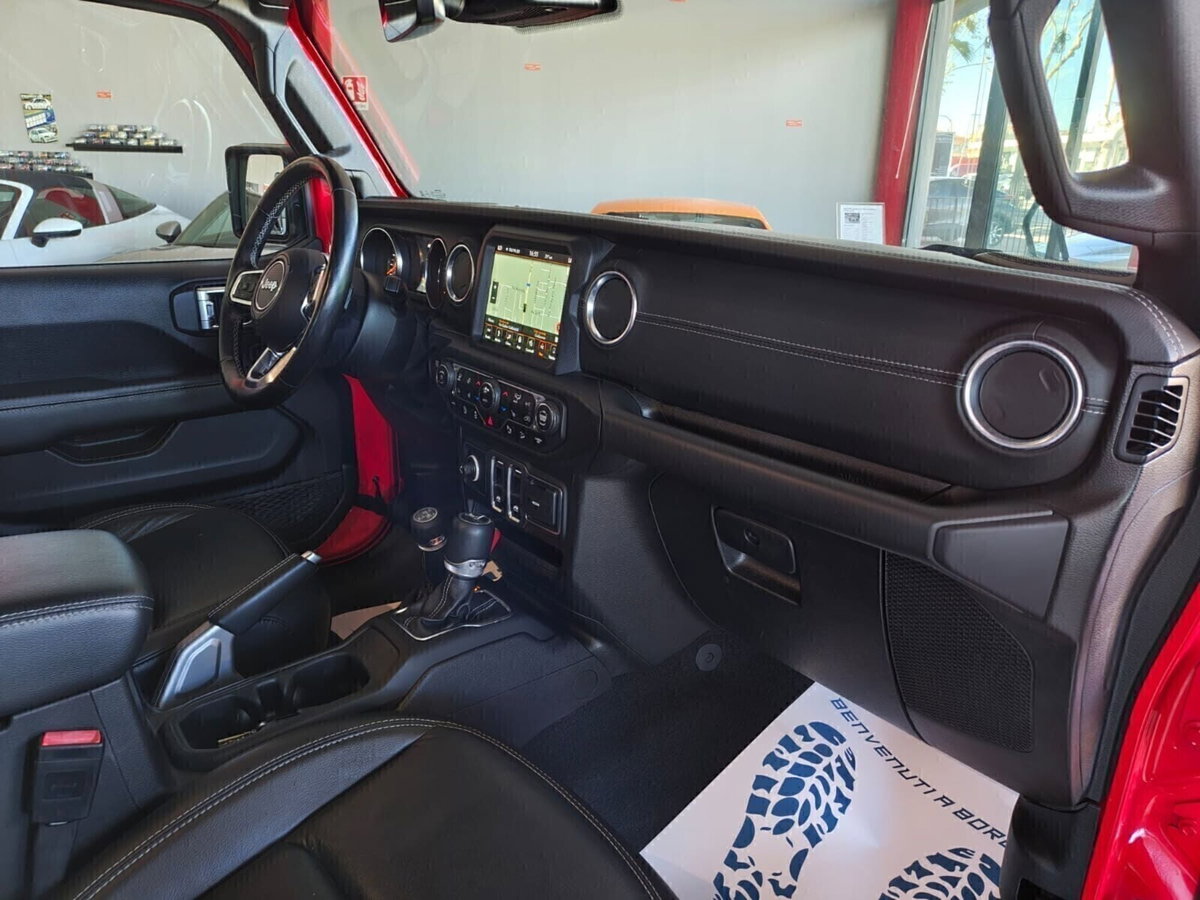 Jeep Wrangler Unlimited 2.2 Mjt II Sahara (15)