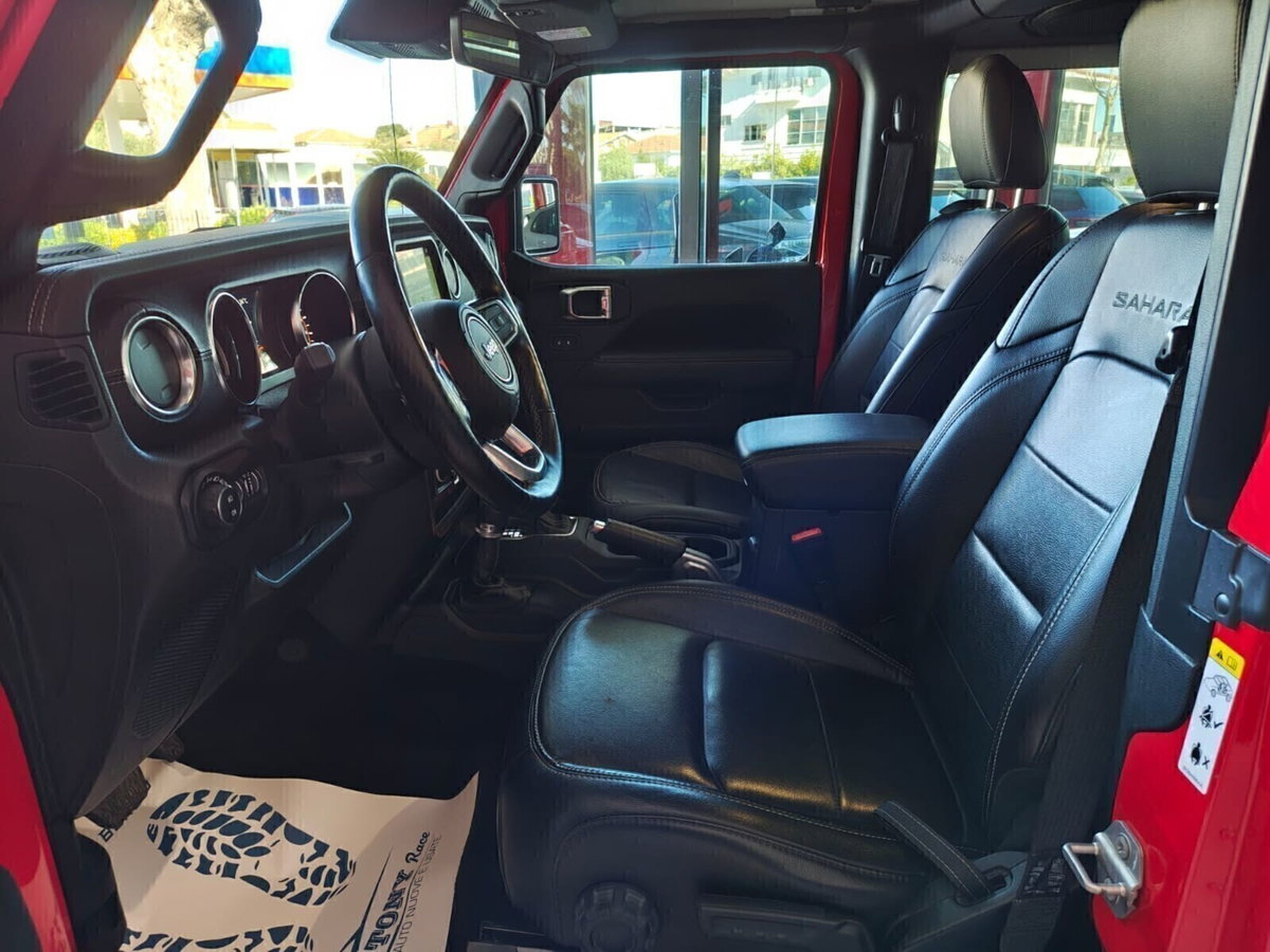 Jeep Wrangler Unlimited 2.2 Mjt II Sahara (17)