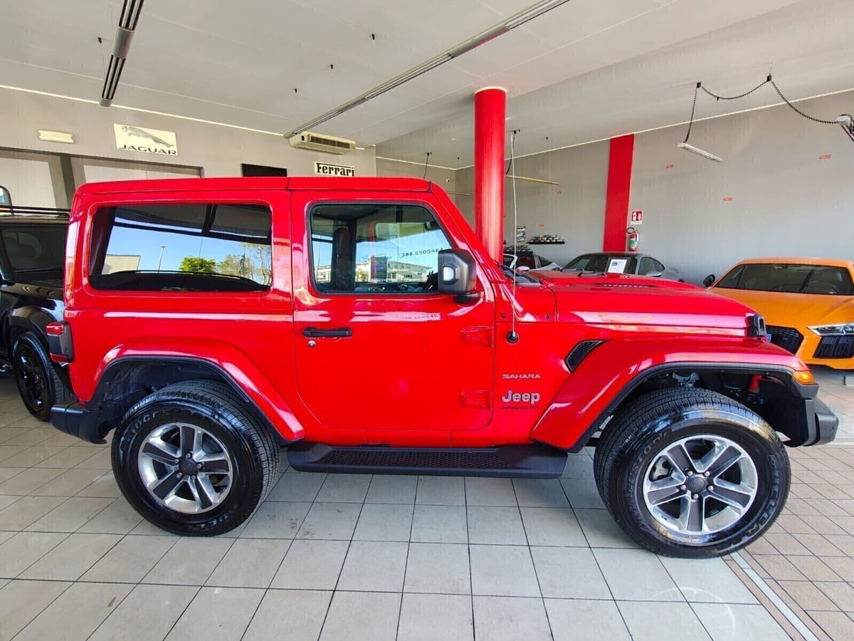 Jeep Wrangler Unlimited 2.2 Mjt II Sahara (7)