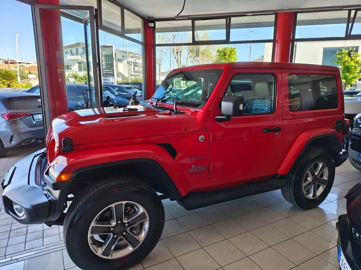 Jeep Wrangler Unlimited 2.2 Mjt II Sahara (8)