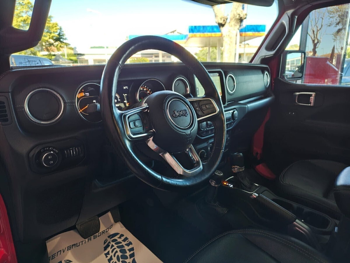 Jeep Wrangler Unlimited 2.2 Mjt II Sahara (9)