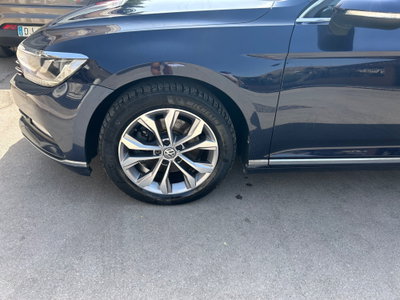 Volkswagen Passat Variant 2.0 TDI 190 CV DSG Highline BlueMotion Tech. (12)