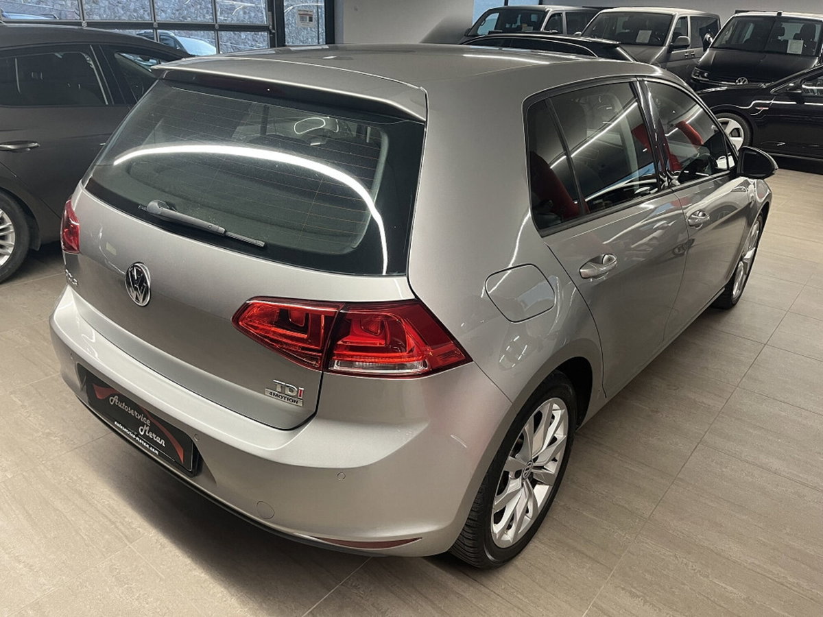 Volkswagen Golf 1.6 TDI DPF 3p. Highline (4)