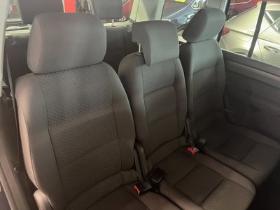 Volkswagen Touran 1.9 TDI 105CV DPF (10)