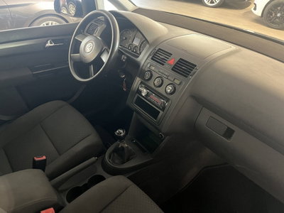 Volkswagen Touran 1.9 TDI 105CV DPF (8)
