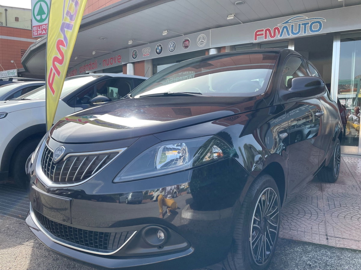 Lancia Ypsilon 1.0 FireFly 5 porte S&S Hybrid Ecochic Gold