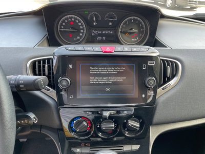 Lancia Ypsilon 1.0 FireFly 5 porte S&S Hybrid Ecochic Gold (10)