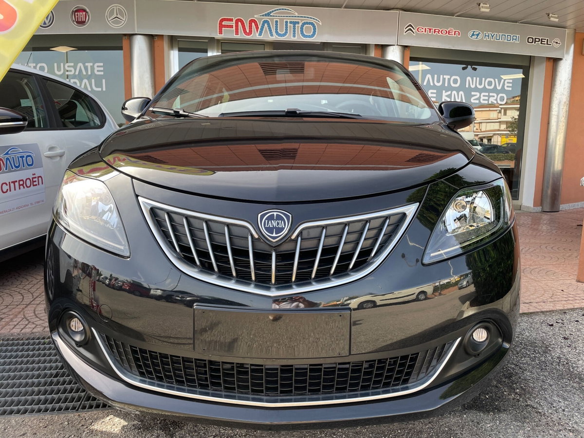 Lancia Ypsilon 1.0 FireFly 5 porte S&S Hybrid Ecochic Gold (2)