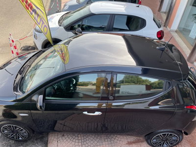 Lancia Ypsilon 1.0 FireFly 5 porte S&S Hybrid Ecochic Gold (5)