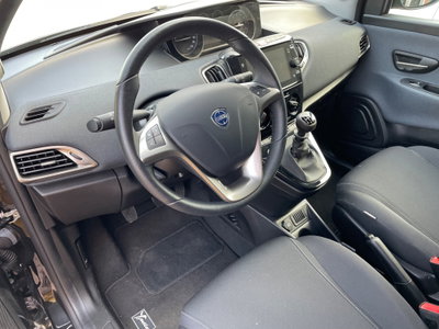 Lancia Ypsilon 1.0 FireFly 5 porte S&S Hybrid Ecochic Gold (7)