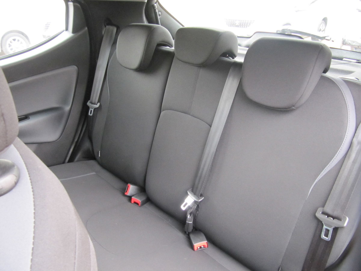 Lancia Ypsilon 1.2 69 CV 5 porte Silver (12)