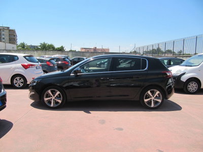Peugeot 308 BlueHDi 120 S&S Allure (2)
