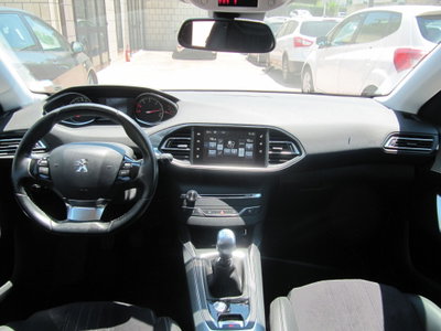 Peugeot 308 BlueHDi 120 S&S Allure (6)