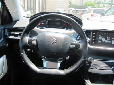 Peugeot 308 BlueHDi 120 S&S Allure (7)