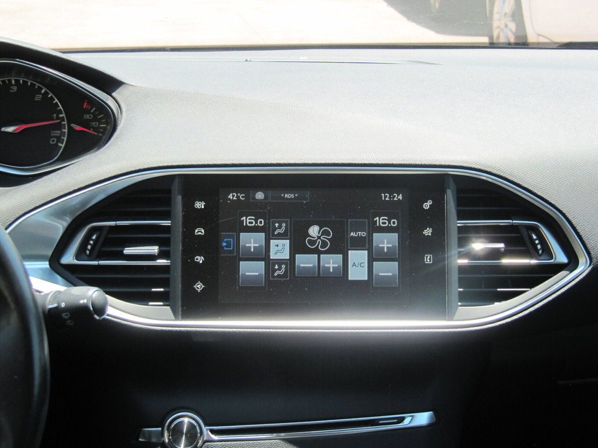 Peugeot 308 BlueHDi 120 S&S Allure (9)