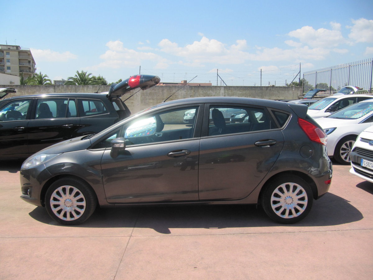 Ford Fiesta Plus 1.5 TDCi 75CV 5 porte (2)