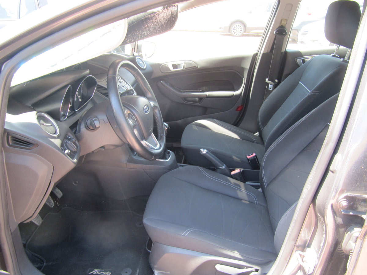 Ford Fiesta Plus 1.5 TDCi 75CV 5 porte (9)