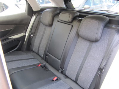 Peugeot 3008 BlueHDi 130 S&S Allure (12)