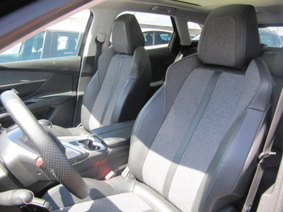 Peugeot 3008 BlueHDi 130 S&S Allure (17)