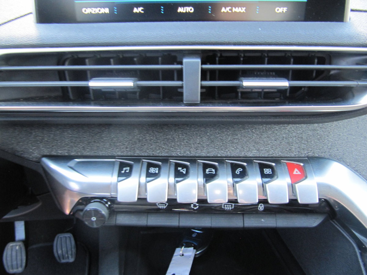 Peugeot 3008 BlueHDi 130 S&S Allure (9)
