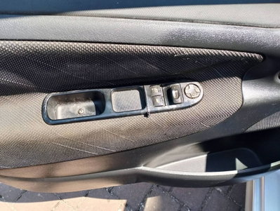 Peugeot 207 HDi 90CV 5p. XS (10)