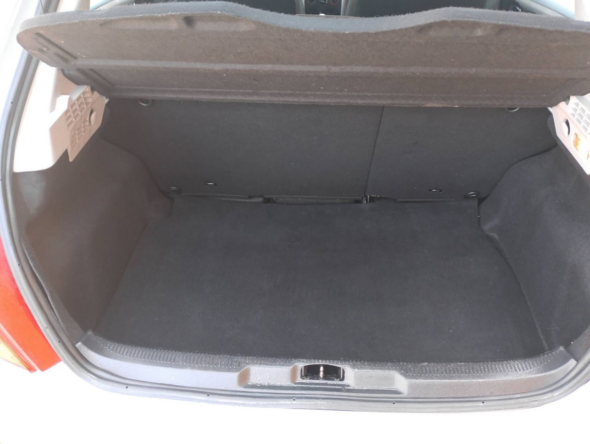 Peugeot 207 HDi 90CV 5p. XS (18)