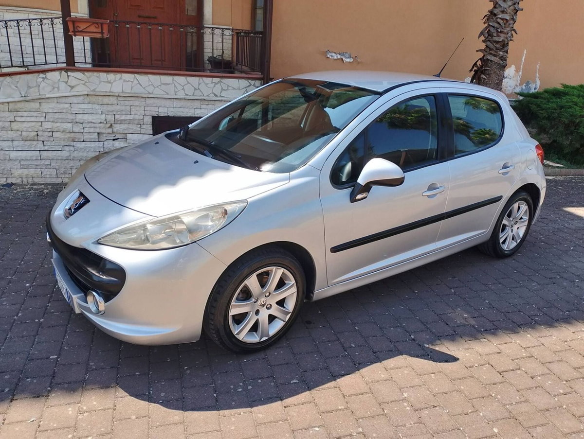 Peugeot 207 HDi 90CV 5p. XS (2)
