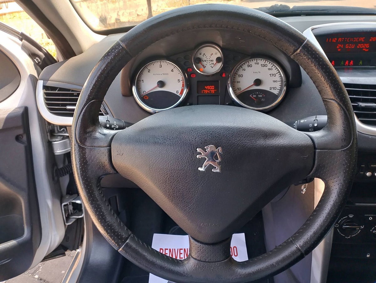 Peugeot 207 HDi 90CV 5p. XS (7)