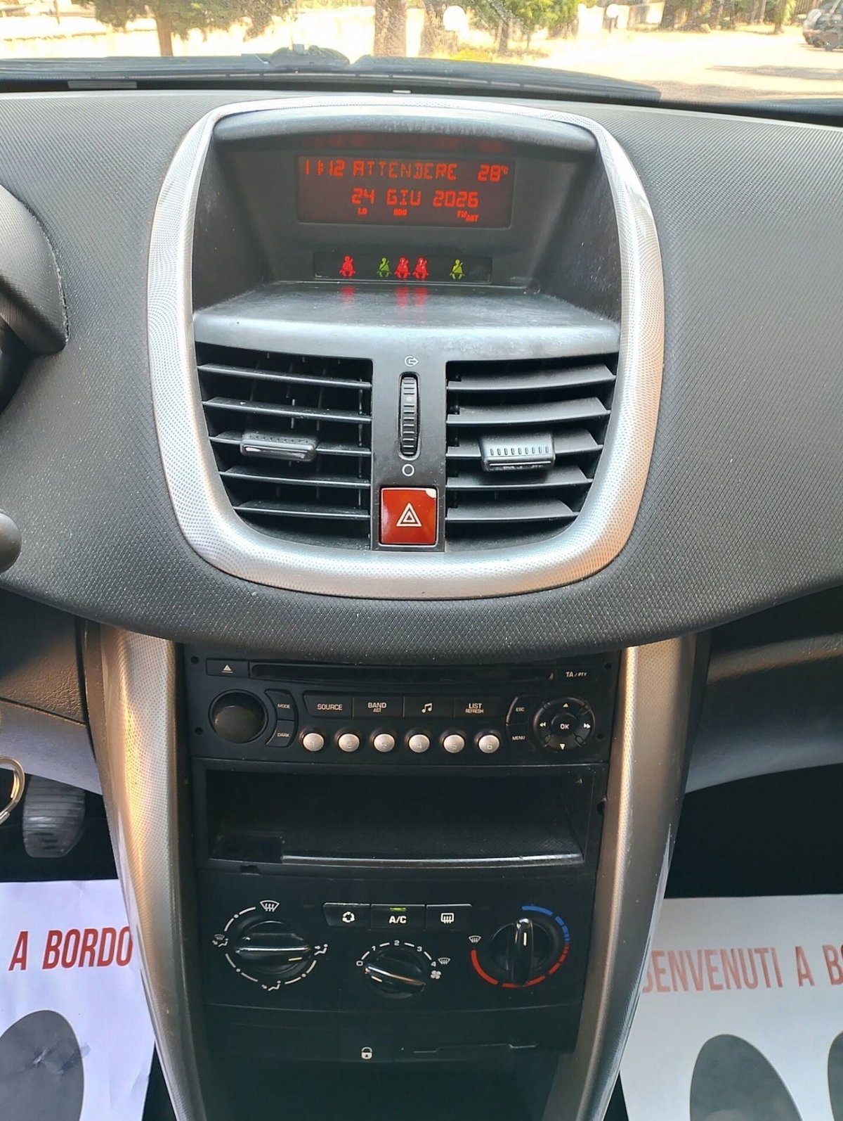 Peugeot 207 HDi 90CV 5p. XS (9)