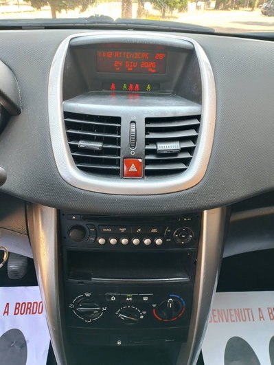 Peugeot 207 HDi 90CV 5p. XS (9)