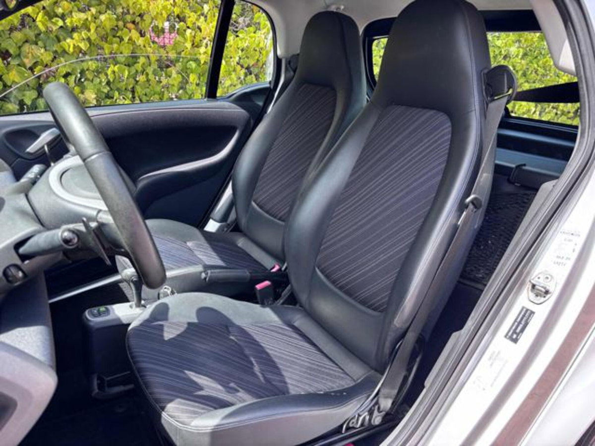 smart Fortwo 1000 52 kW MHD coupé pulse (11)