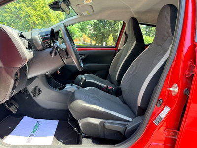 Toyota Aygo Connect 1.0 VVT-i 72 CV 5 porte x-fun MMT (11)
