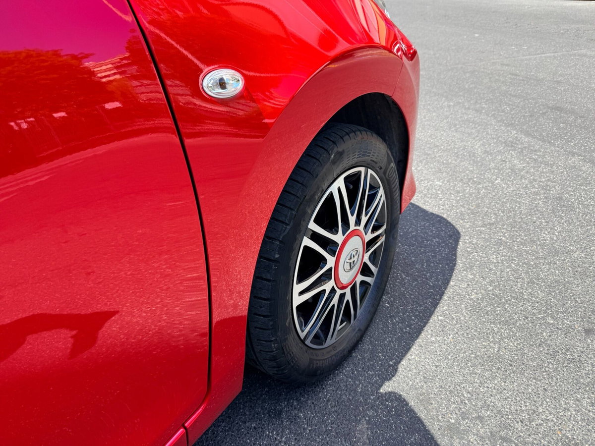 Toyota Aygo Connect 1.0 VVT-i 72 CV 5 porte x-fun MMT (18)