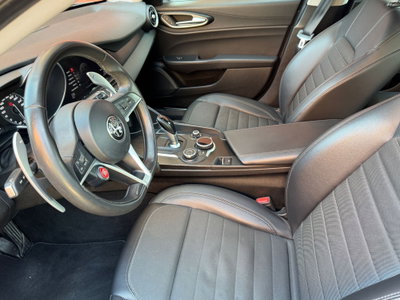 Alfa Romeo Giulia 2.2 Turbodiesel 180 CV AT8 AWD Q4 Super (11)