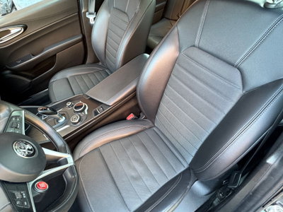 Alfa Romeo Giulia 2.2 Turbodiesel 180 CV AT8 AWD Q4 Super (12)