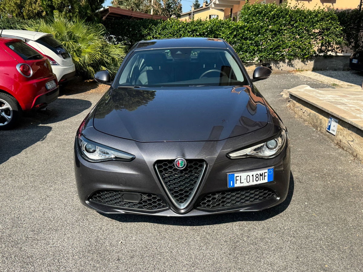 Alfa Romeo Giulia 2.2 Turbodiesel 180 CV AT8 AWD Q4 Super (2)