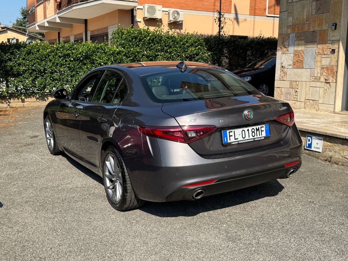 Alfa Romeo Giulia 2.2 Turbodiesel 180 CV AT8 AWD Q4 Super (6)