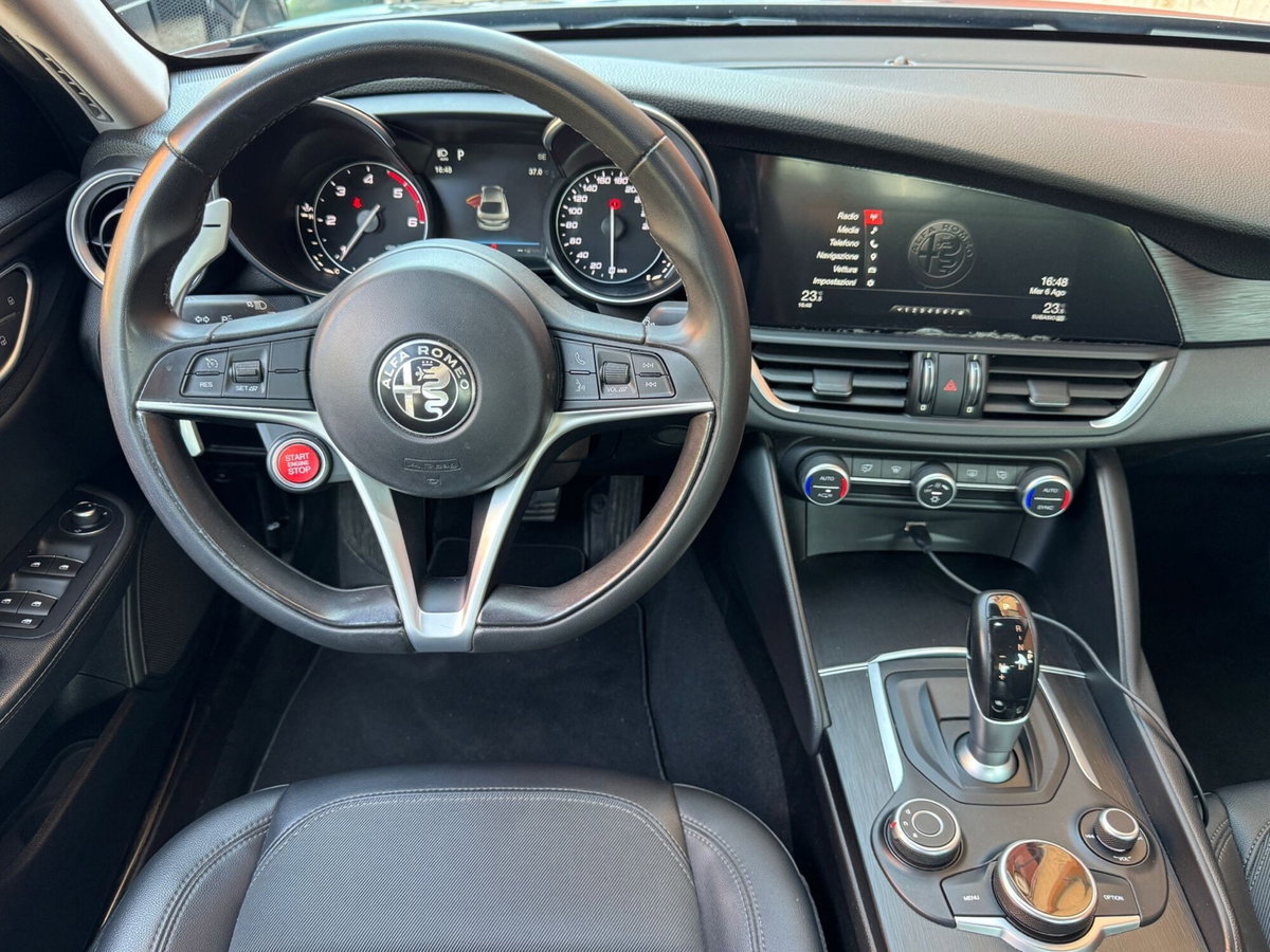 Alfa Romeo Giulia 2.2 Turbodiesel 180 CV AT8 AWD Q4 Super (8)