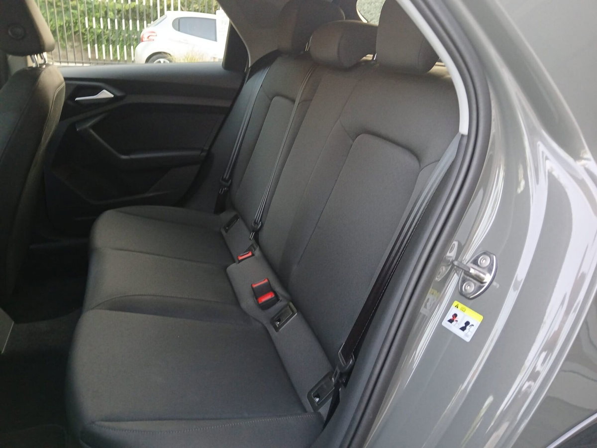 Audi A1 allstreet 30 1.0 tfsi Business 116cv (8)