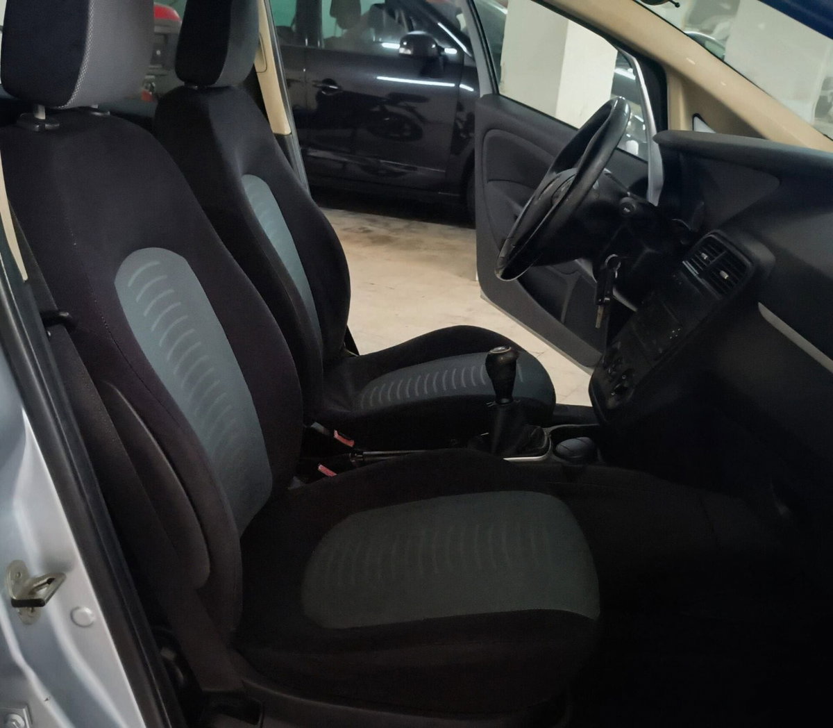 Fiat Grande Punto 1.3 MJT 75 CV 5 porte Dynamic (5)