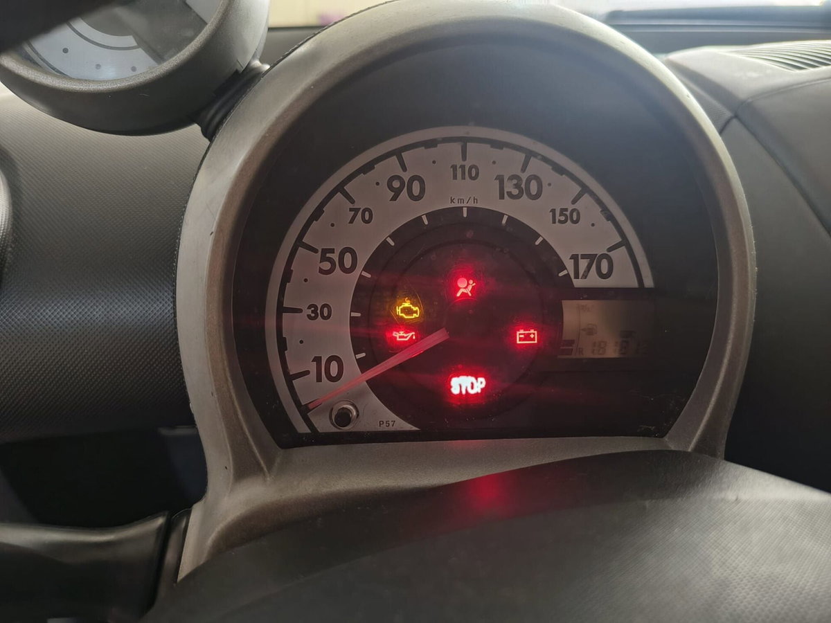 Peugeot 107 HDi 5p. Sweet Years (8)
